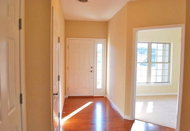 2nd image of 924 Lantern Dr #L-0087