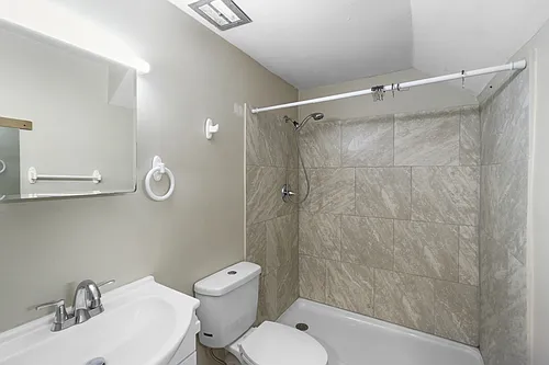 1111 E Genesee St #4 Photo 1