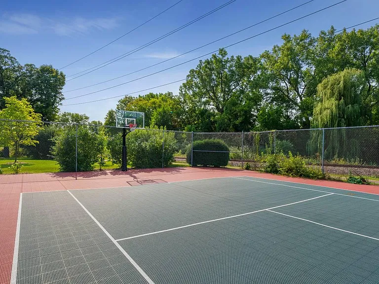1304 W Medicine Lake Dr #308 — Photo 24