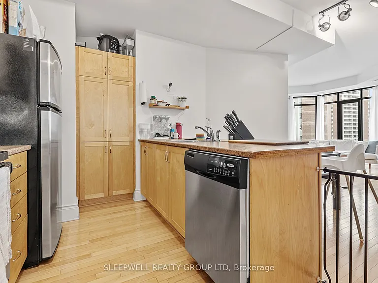 420 Berkley Ave #509 — Photo 4