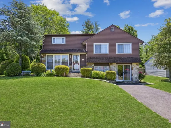 109 Long Ln, Voorhees, NJ 08043