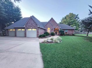 2621 Mockingbird Dr, Ponca City, OK 74604