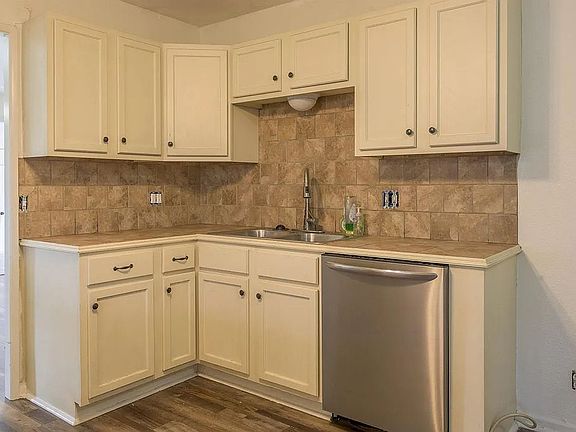 4th image of 2106 Old Jacksonville Rd