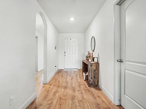 4th image of 106 Patton Ln