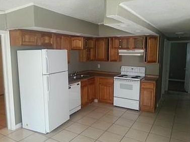 3rd image of 3008 E Yukon St