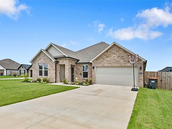 3rd image of 3912 Kent Ln