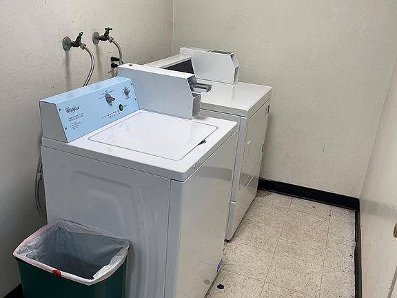 community washer/dryer (pay to use)