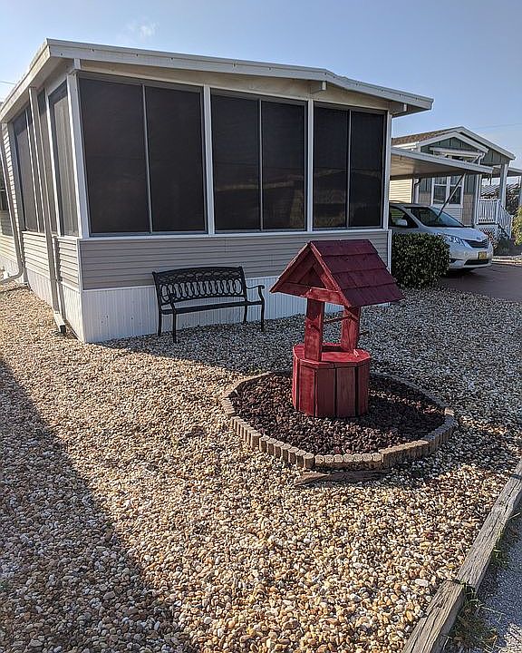 2nd image of 1306 28th Avenue Dr W