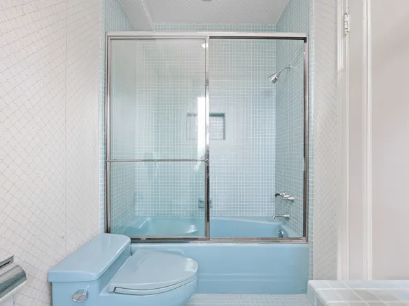 101 Central Park West image 15 of 26