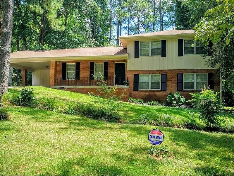 1st image of 1569 Camelot Cir