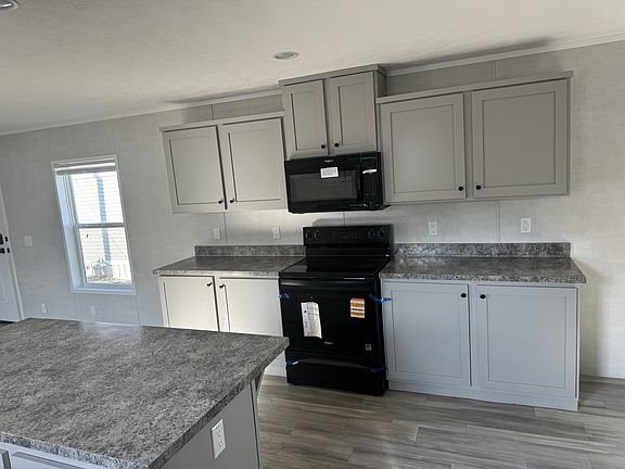 3rd image of 16 Illini East St
