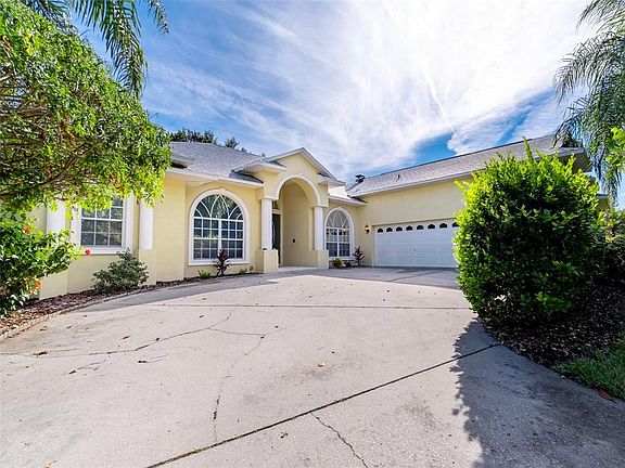 2nd image of 605 Citrus Wood Ln