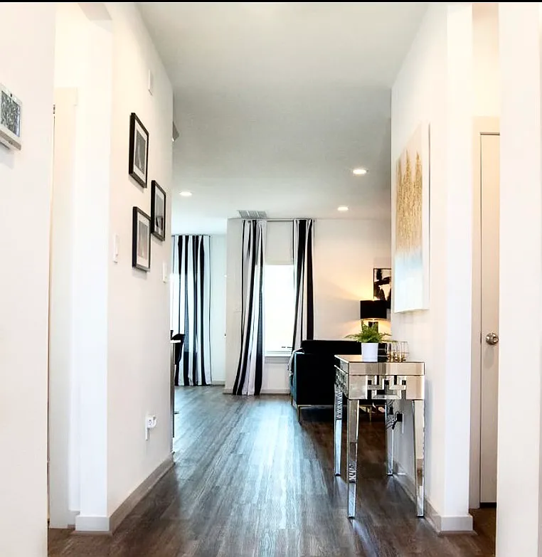 4 bed, 2600 sqft, $3,500 — Photo 3