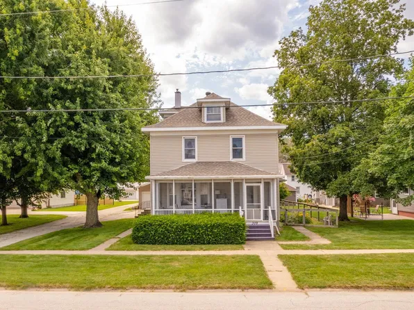 309 N Division St, Sumner, IA 50674