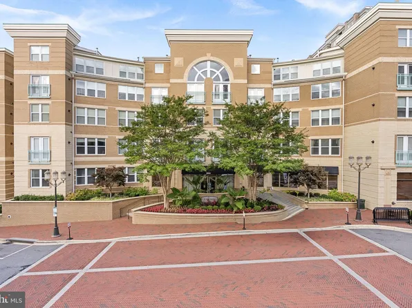 12000 Market St APT 316, Reston, VA 20190
