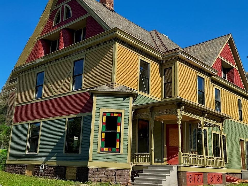 1st image of 196 E Main St