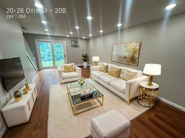 20-28 Otis St #20B — Photo 5