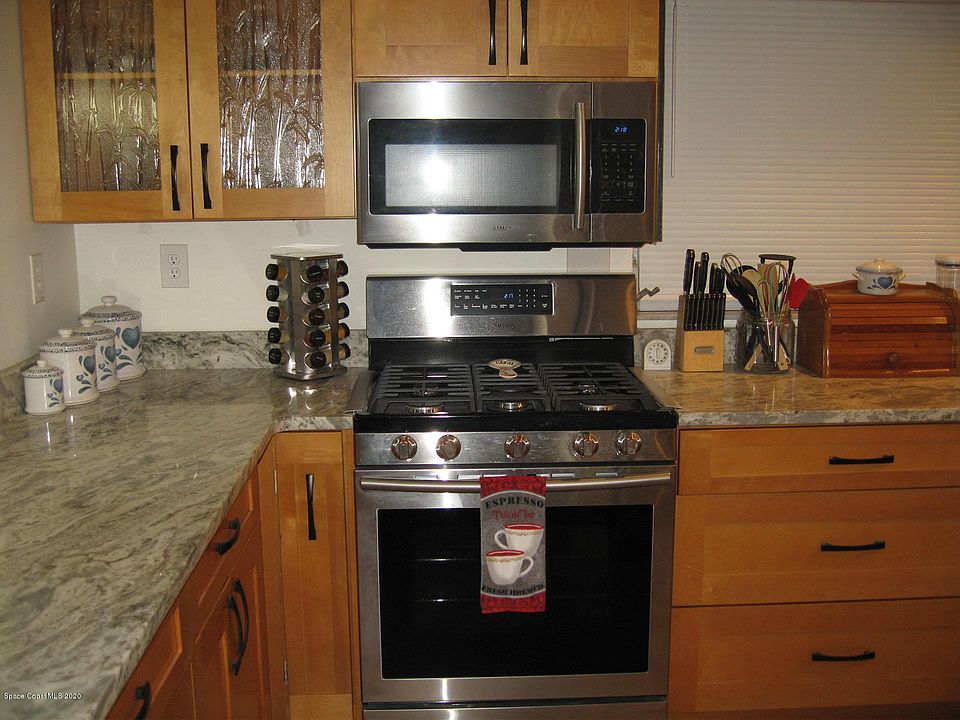 1st image of 9605 Riverview Dr