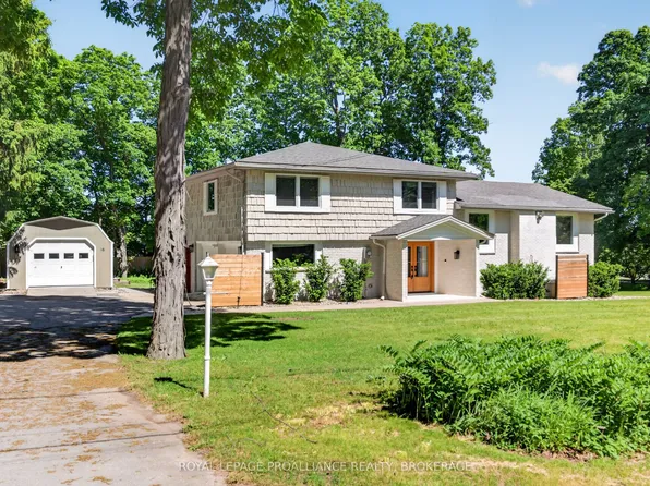 16 King Pitt Rd, Kingston, ON K7L 4V1