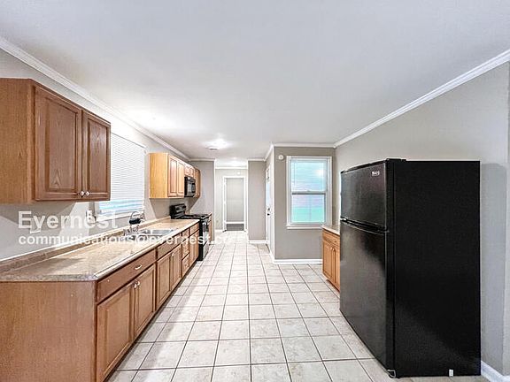 2nd image of 3685 Woodland Dr