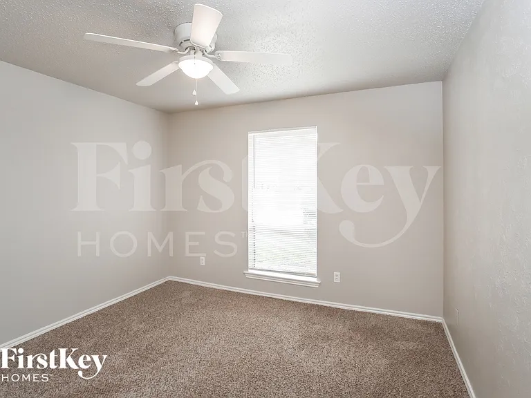 1841 College Pkwy — Photo 12