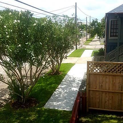 View of neighborhood towards seawall.