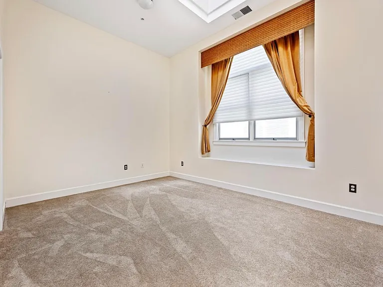 Second bedroom and ensuite bathroom