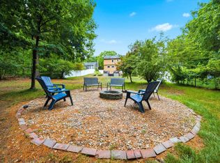 11 Hammar Rd, Nashua, NH 03062