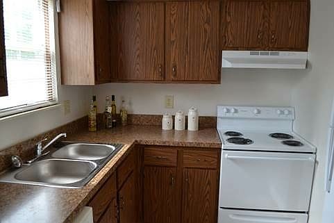 5th image of 639 Lambs Creek Ct
