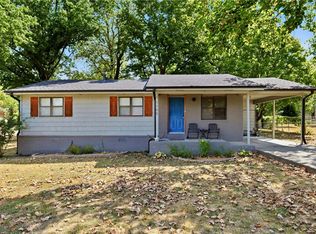 1105 Royal Dr, Bentonville, AR 72712