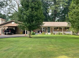 2017 Pennsylvania Ave, Saint Albans, WV 25177