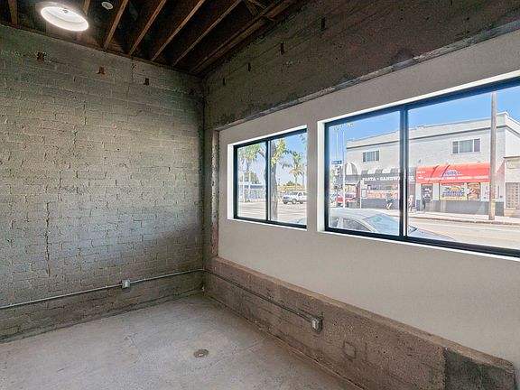 4th image of 1901 S Pacific Ave #5