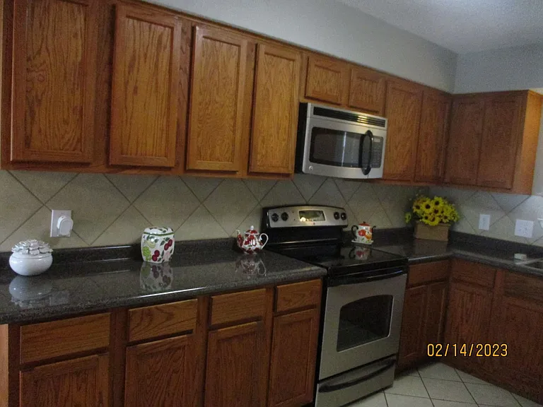 3700 Dauphine Ct — Photo 12