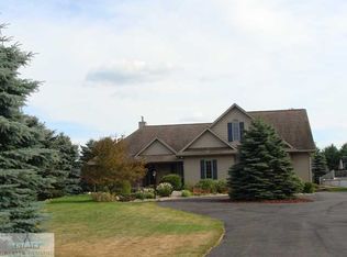 927 Beech Hwy, Charlotte, MI 48813