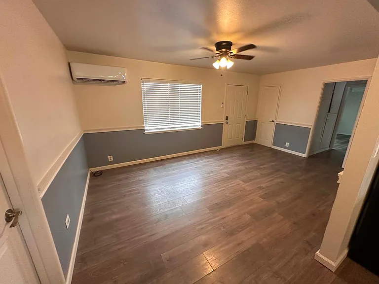 240 N Warner St — Photo 3