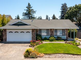 965 Hawthorne Cir, Rohnert Park, CA 94928