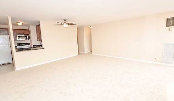 4th image of 4343 N Clarendon Ave APT 915