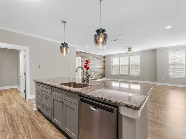 2500 King Arthur Blvd Unit 205, Lewisville, TX 75056