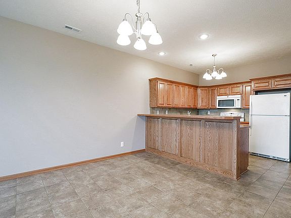 4th image of 5406 N 32nd St