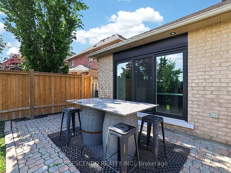 15 Southbury Manor Dr — Photo 38