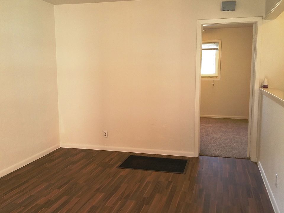 2nd image of 1731 Stewart St