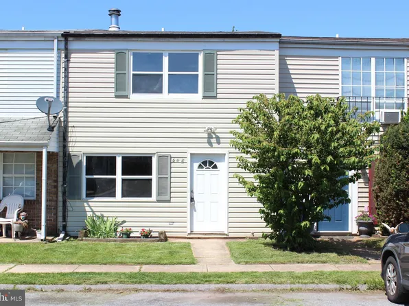 503 Daisy Dr, Taneytown, MD 21787