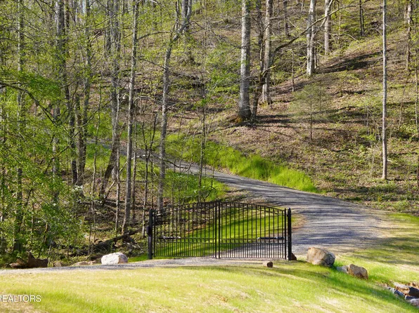 465 Mel Hall Rd, Maryville, TN 37803