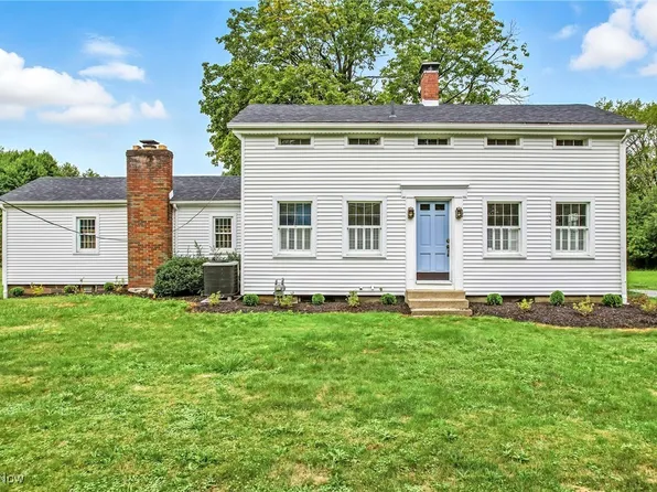 7515 N Palmyra Rd, Canfield, OH 44406