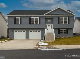 253 Pochards Ct, Martinsburg, WV 25403