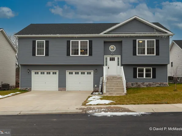 253 Pochards Ct, Martinsburg, WV 25403