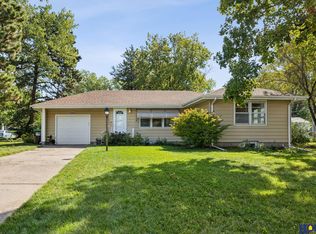 1040 N 66th St, Lincoln, NE 68505