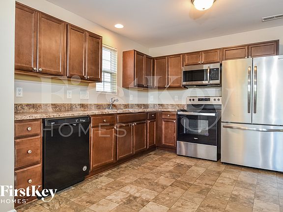 5th image of 325 Oferrell St