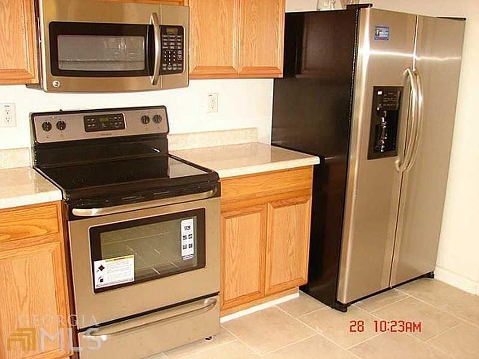 2nd image of 305 Lakeview Trl