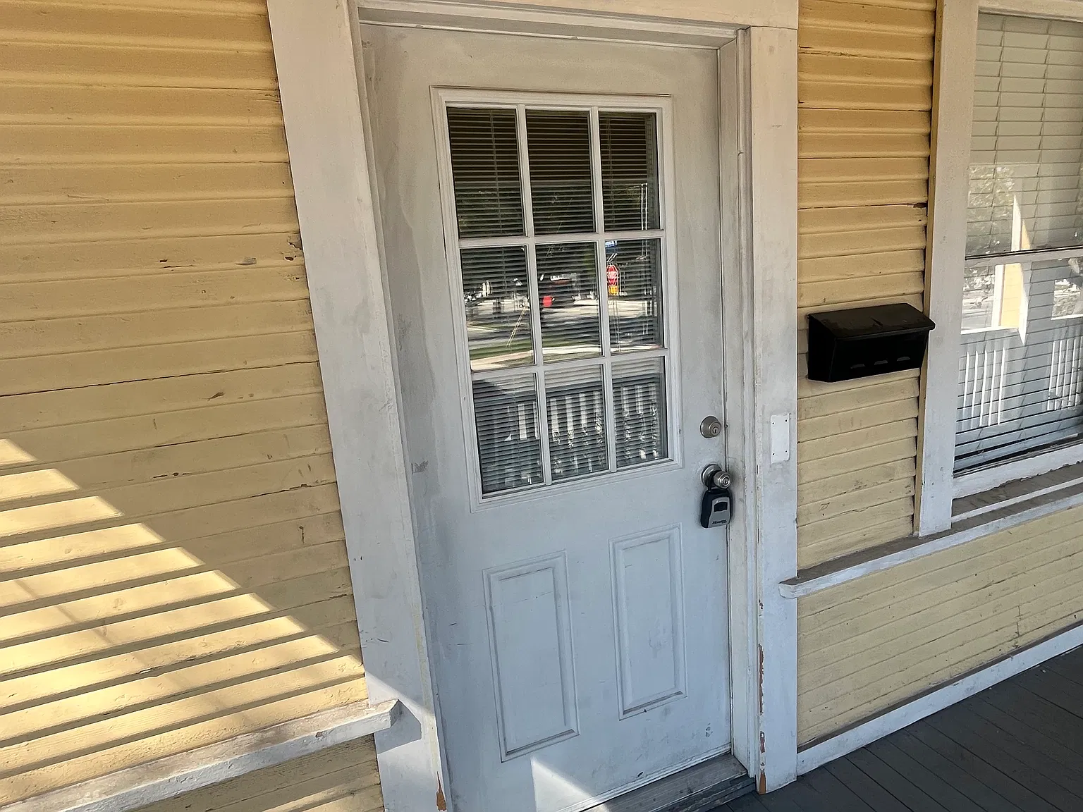 323 E Euclid Ave — Photo 3
